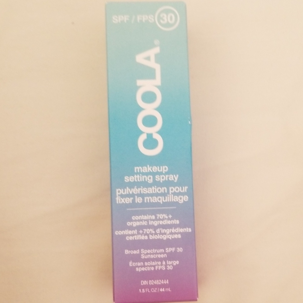 Makeup setting spray